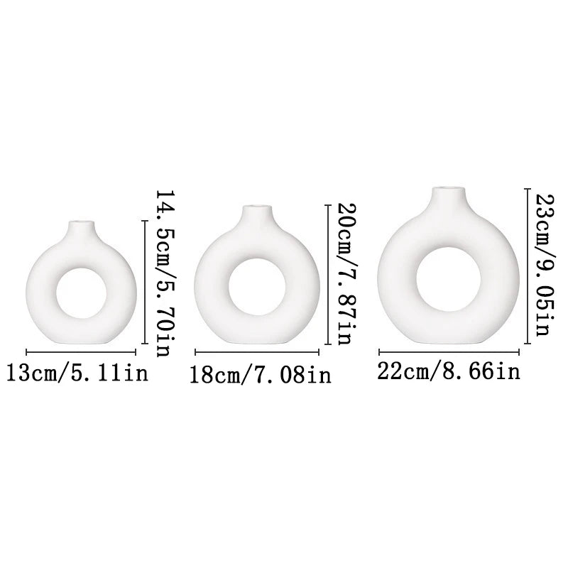 Floe – Nordic Sculptural Vase (White / Black)
