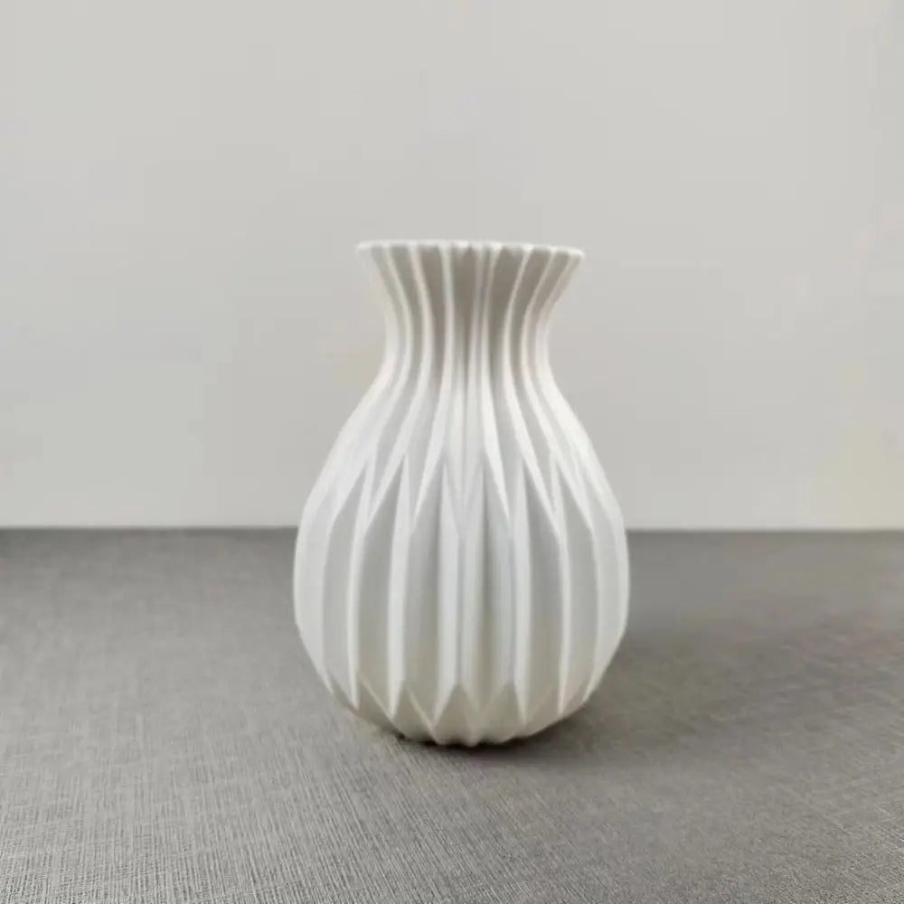 Linea – Modern Sculpted Vase