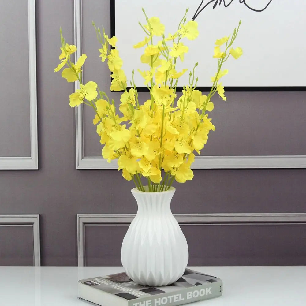 Linea – Modern Sculpted Vase