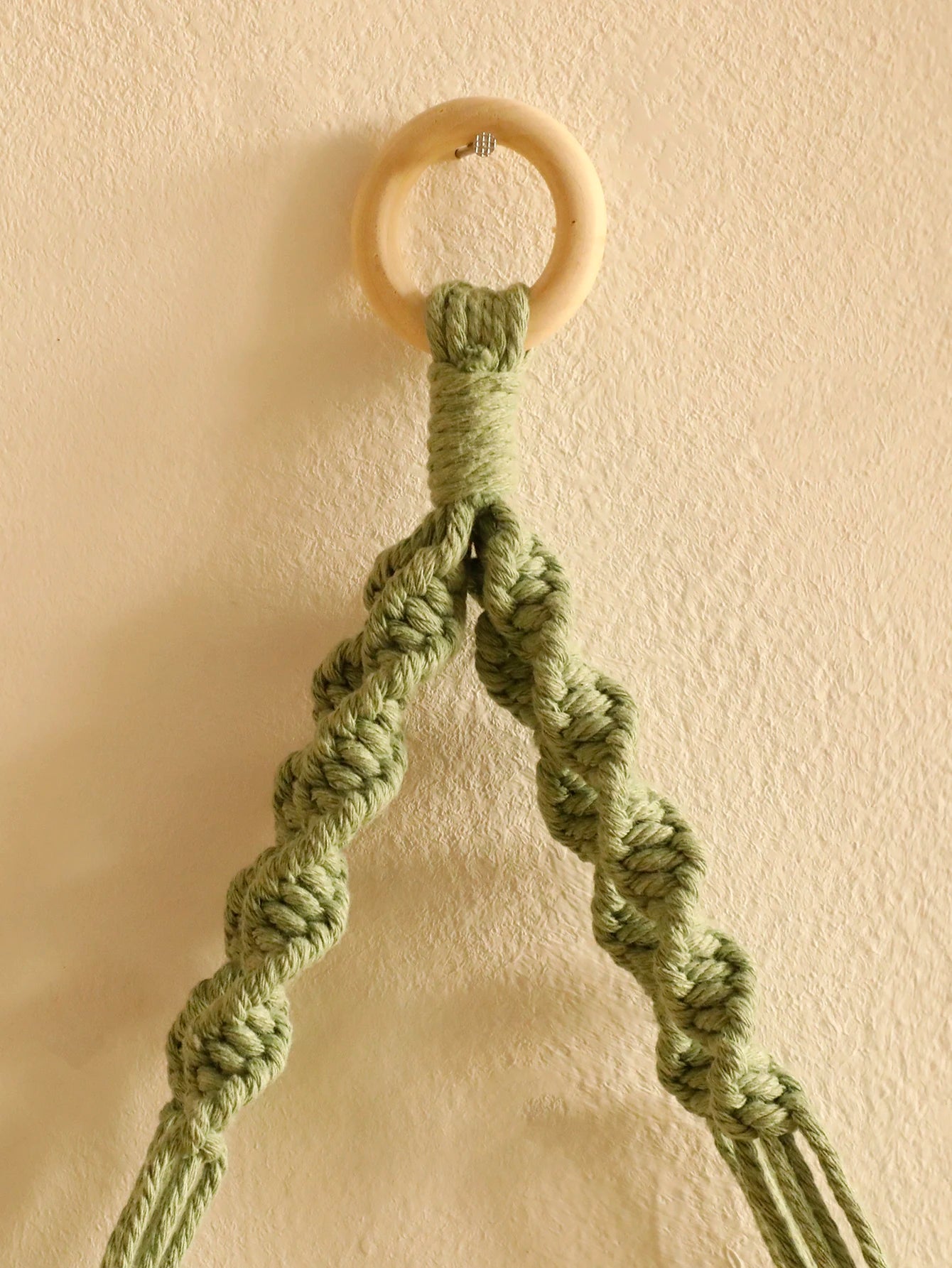 Boho Leaf Macrame Floating Shelf – Handwoven Cotton & Pine Wood Wall Display