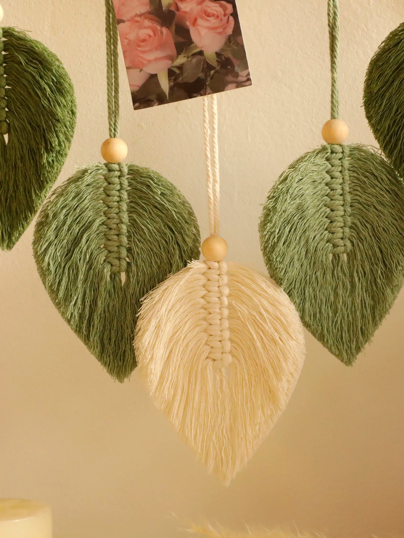 Boho Leaf Macrame Floating Shelf – Handwoven Cotton & Pine Wood Wall Display